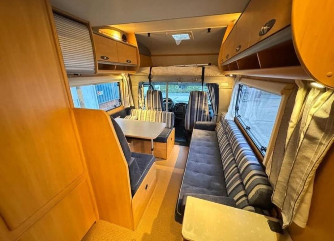 Autocaravana vista lateral